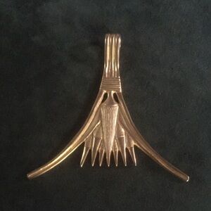 Museum of Modern Art Tuntakahem exhibit gold plated lotus pendant -$95